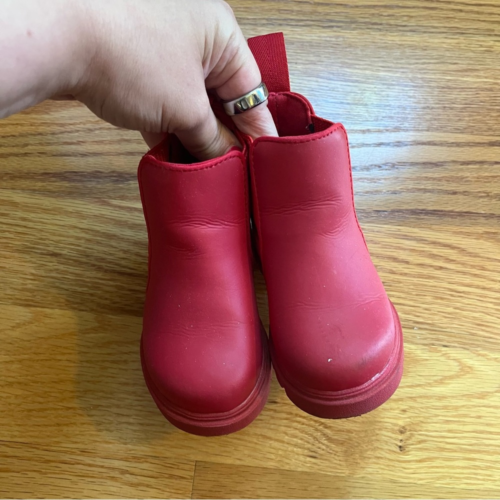 Native shoes red boots size C6
